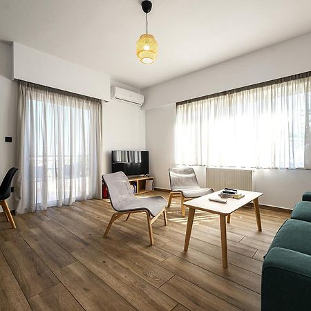 Alexander Apartments Airport Spáta Exteriér fotografie